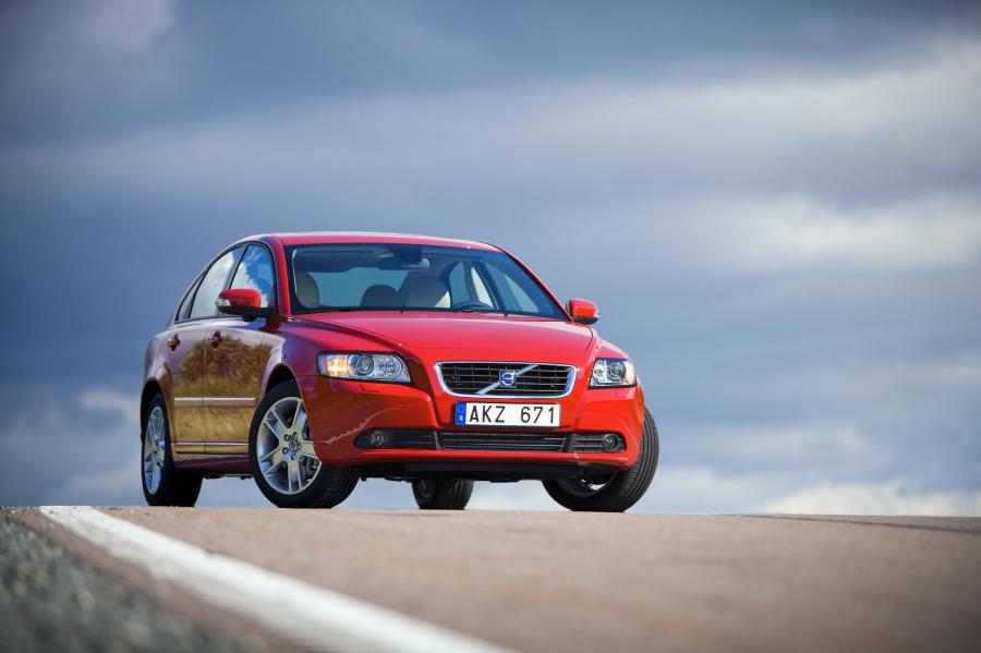  Volvo S40 2008 года  (фото 100 из 105)